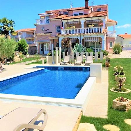 פורץ Apartment Villa Engel With Pool מראה חיצוני תמונה