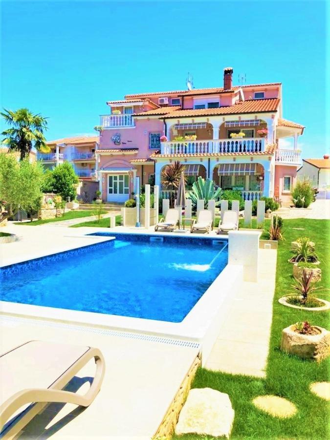 פורץ Apartment Villa Engel With Pool מראה חיצוני תמונה